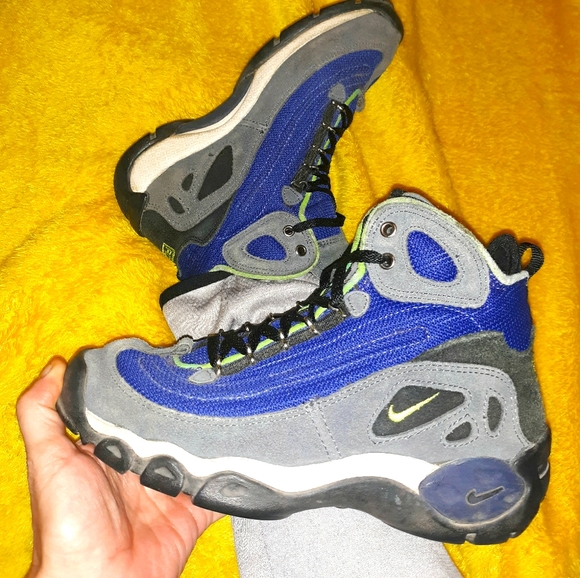 high top nike acg boots